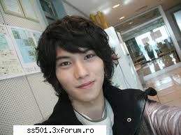 Lee jong hyun- chitarist - nume: Lee jong hyun data nasteri: 15 mai 1990 - CN BLUE